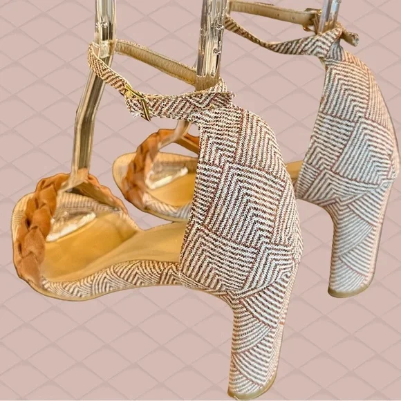 NWOT Kaanas ‘Ordu’ Printed Block Heel Braided Sandal in “Brick” Red Size 10
